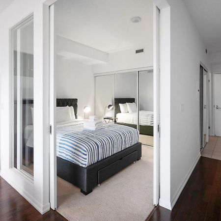Downtown Toronto 1 Bdrm Condo With Parking And Views Екстериор снимка
